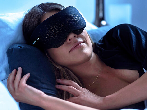 NeuroOn is the world’s first system, which allows you to modify your sleep patterns with patented light therapy.